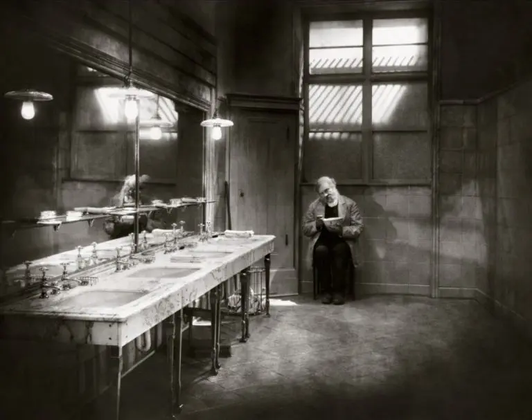 Le dernier des hommes - Friedrich Wilhelm Murnau foto pelicula